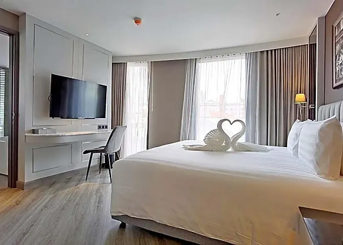 Quartier By Montraj Sukhumvit Hotel 4*